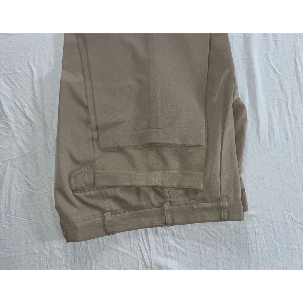 IZOD Pleated Microfiber Chino Dress Pants, Slacks. Brown, Men's 36X30.5. EUC!! - Picture 3 of 9